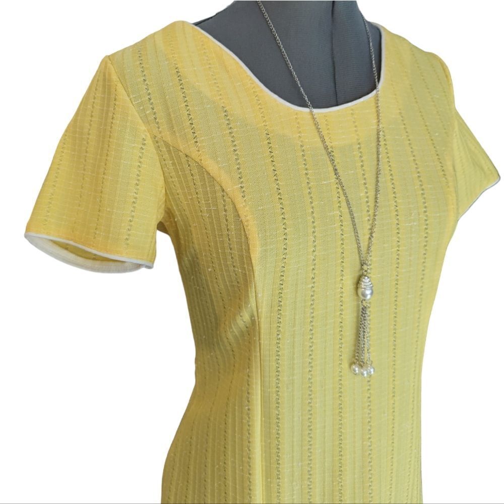 Women's vintage‎ 70s Sears yellow sheath dress size 12